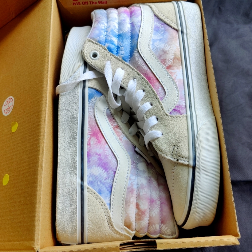 Womens' VANS FILMORE HI PLATFORM SNEAKERS SIZE 6.5 (USED)